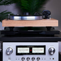 Product photography audite acoustics hifi turntable amp